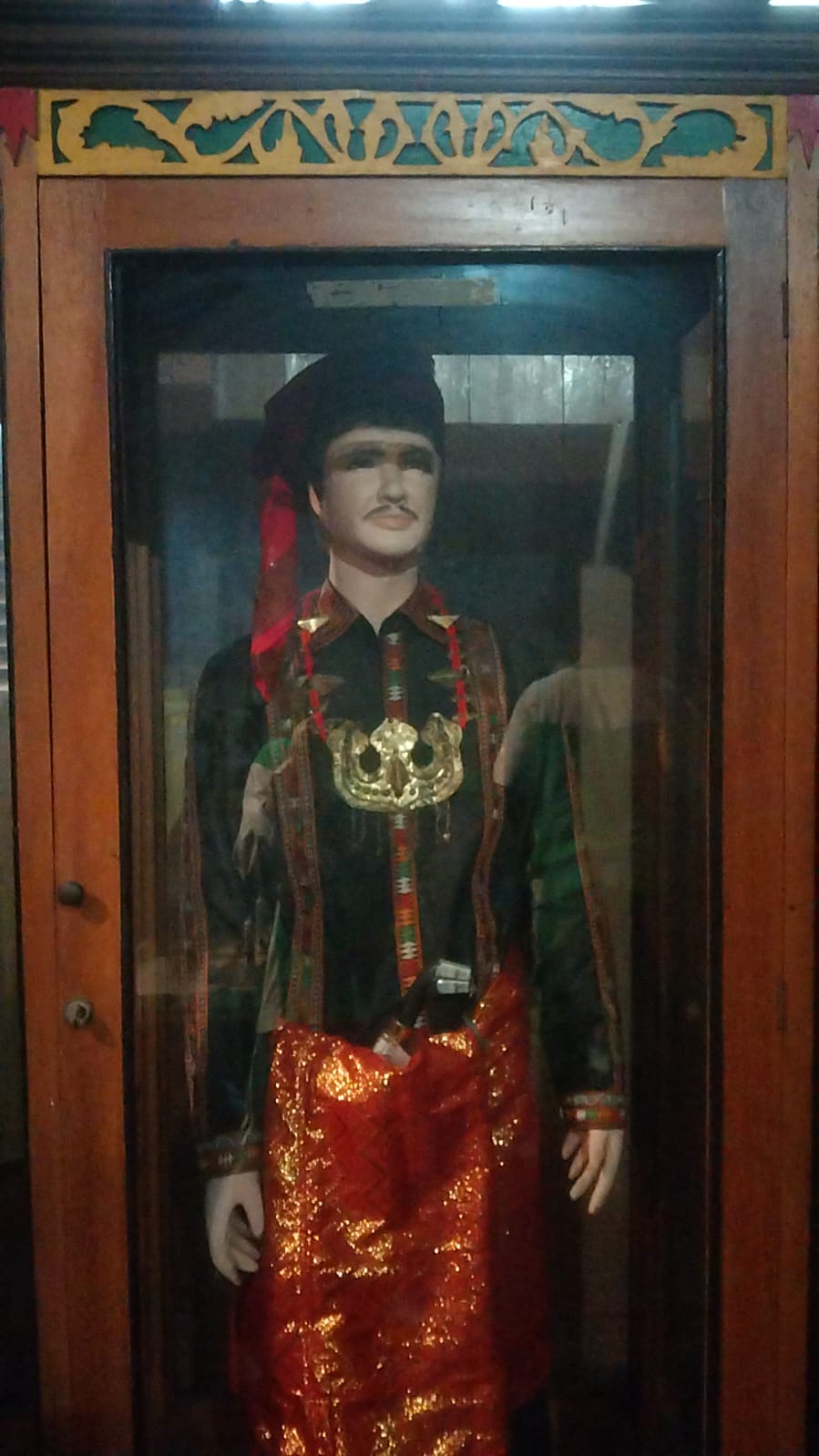 Pakaian Adat